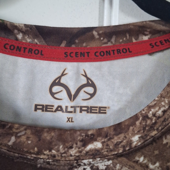 Realtree Forest Camo Long Sleeve Shirt - Picture 4 of 11